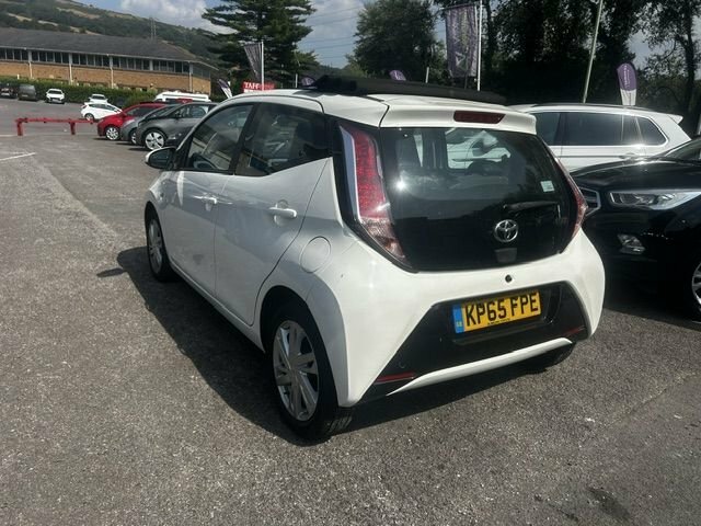Toyota Aygo Vvt-i X-pression X-wave White #3