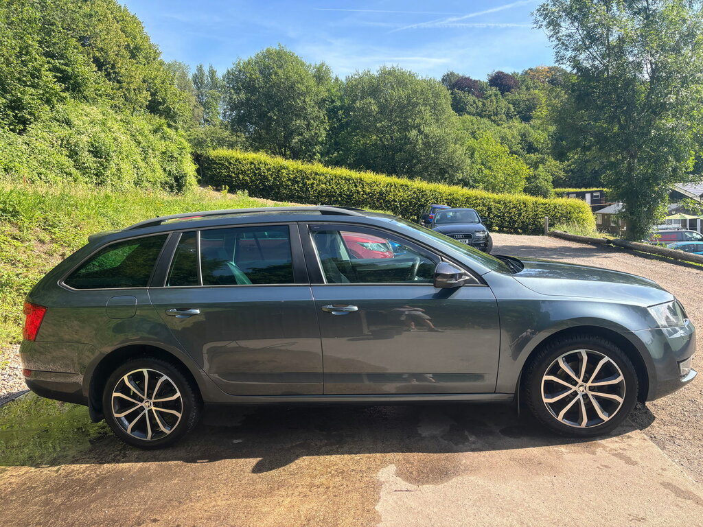 Skoda Octavia 2.0 Tdi Elegance Estate 4Wd Euro Grey #4