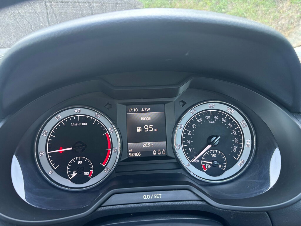 Skoda Octavia 1.6 Tdi S Black #16