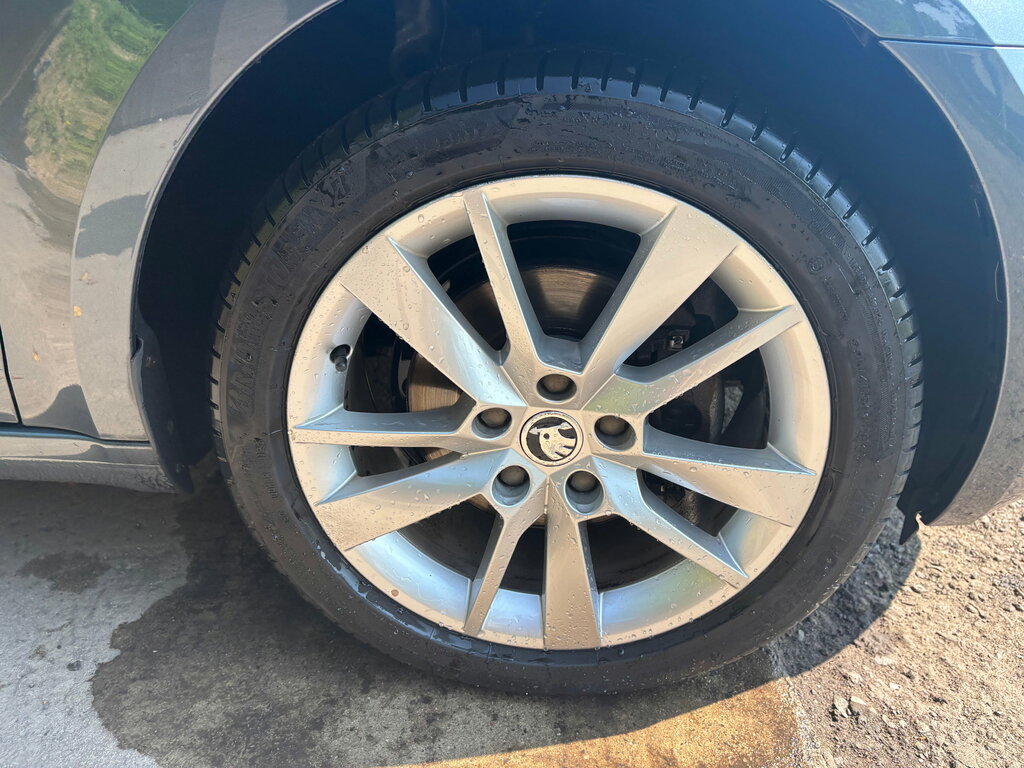 Skoda Octavia 1.6 Tdi S Black #30