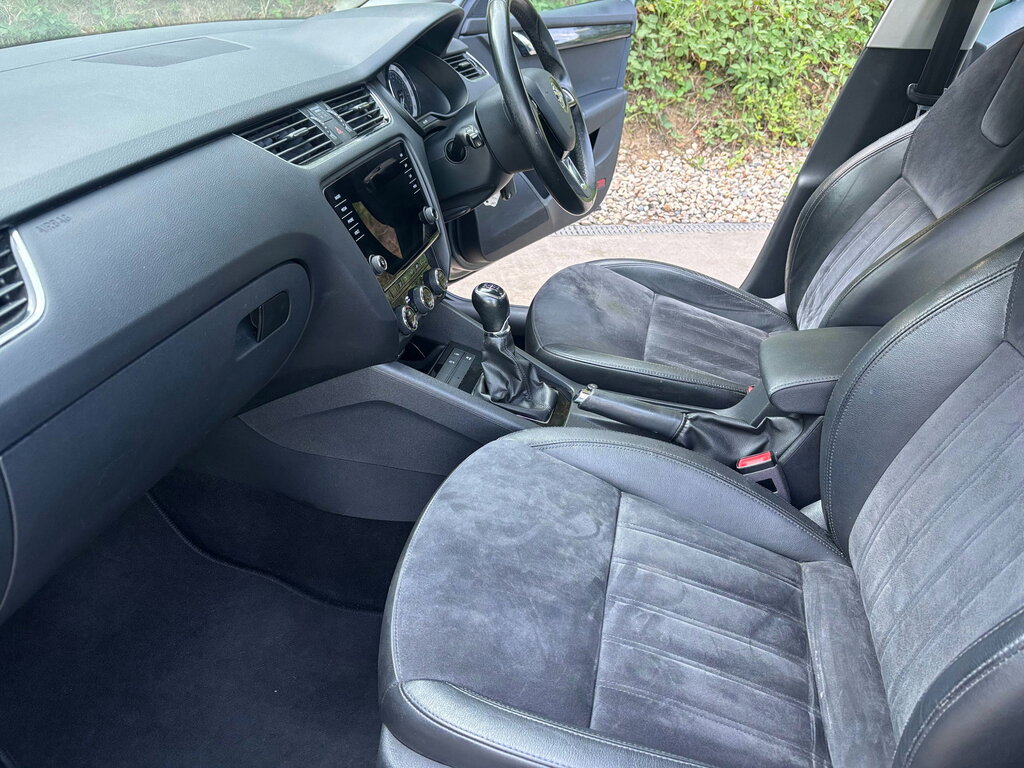 Skoda Octavia 1.6 Tdi S Black #12
