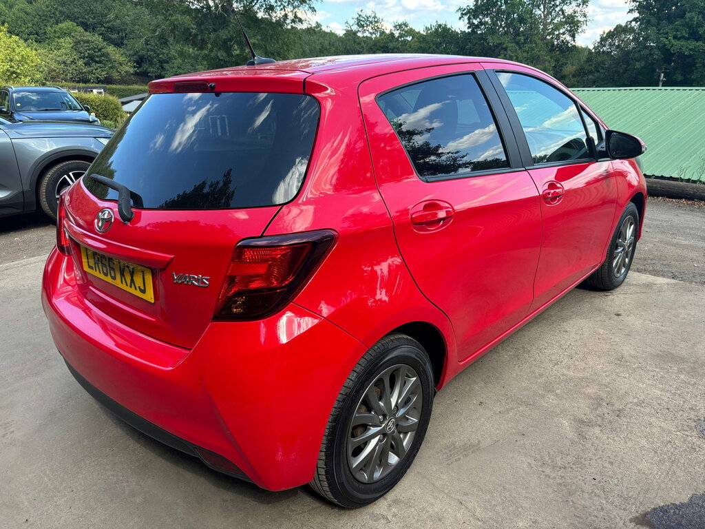 Toyota Yaris 1.33 Dual Vvt-i Icon Hatchback Multidri Red #5