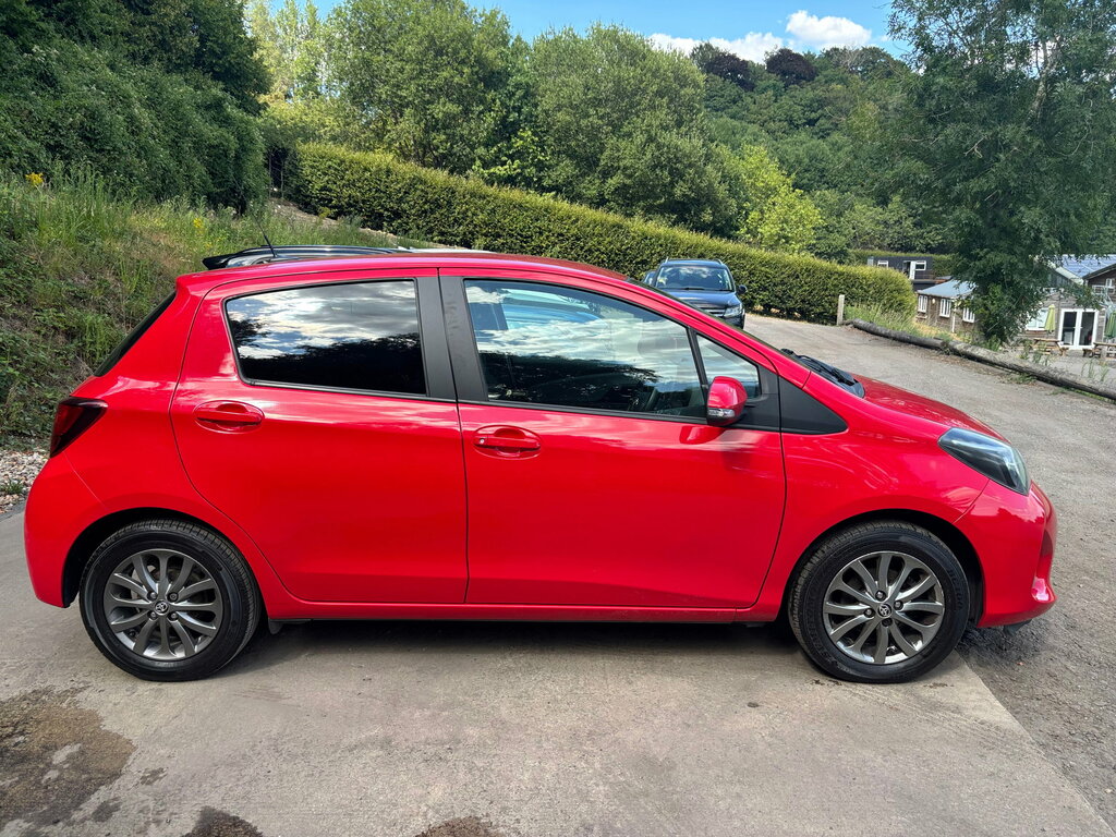 Toyota Yaris 1.33 Dual Vvt-i Icon Hatchback Multidri Red #4