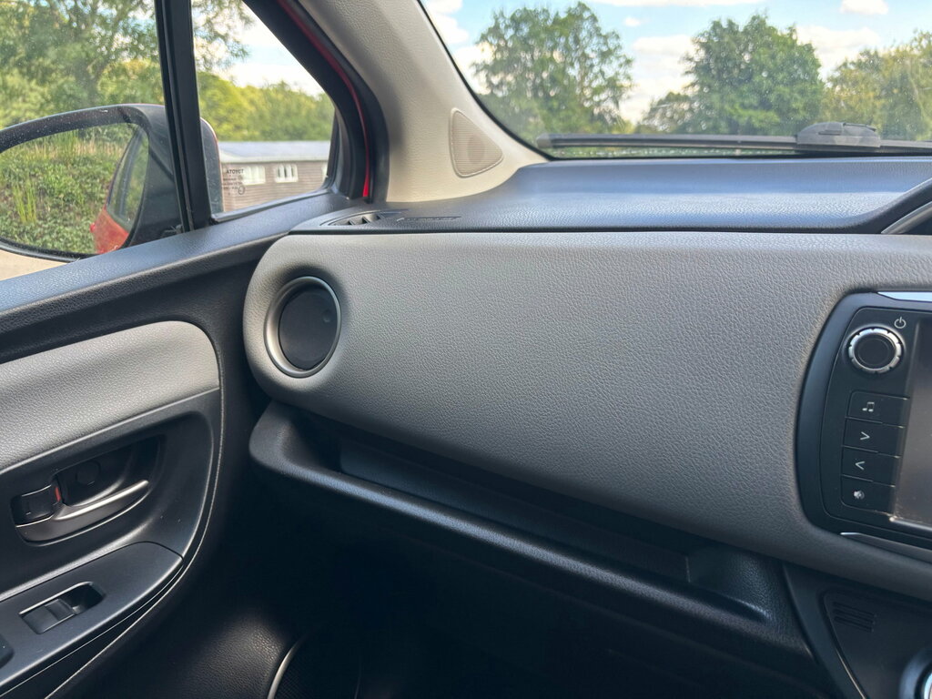 Toyota Yaris Blue #20