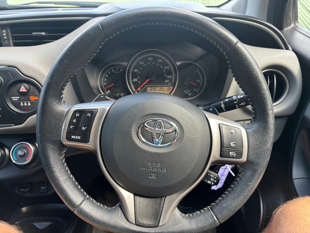 Toyota Yaris Blue #18