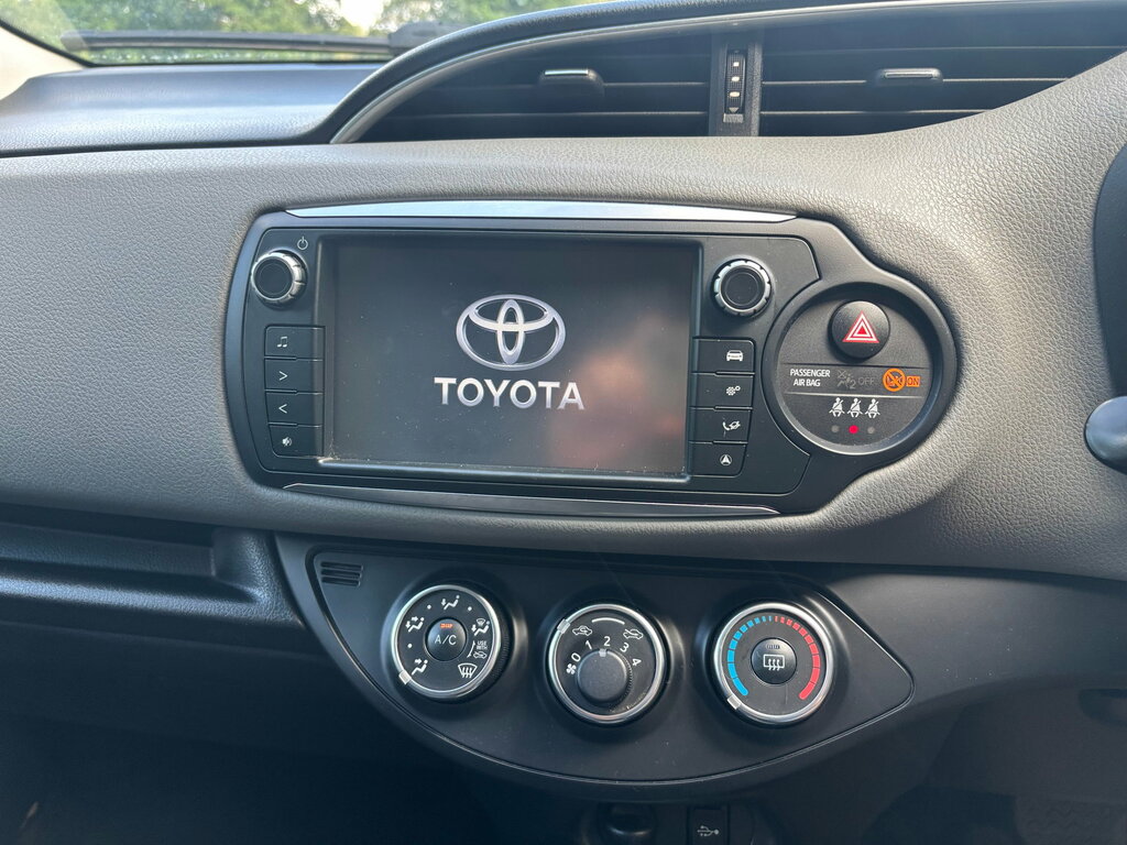Toyota Yaris Blue #19
