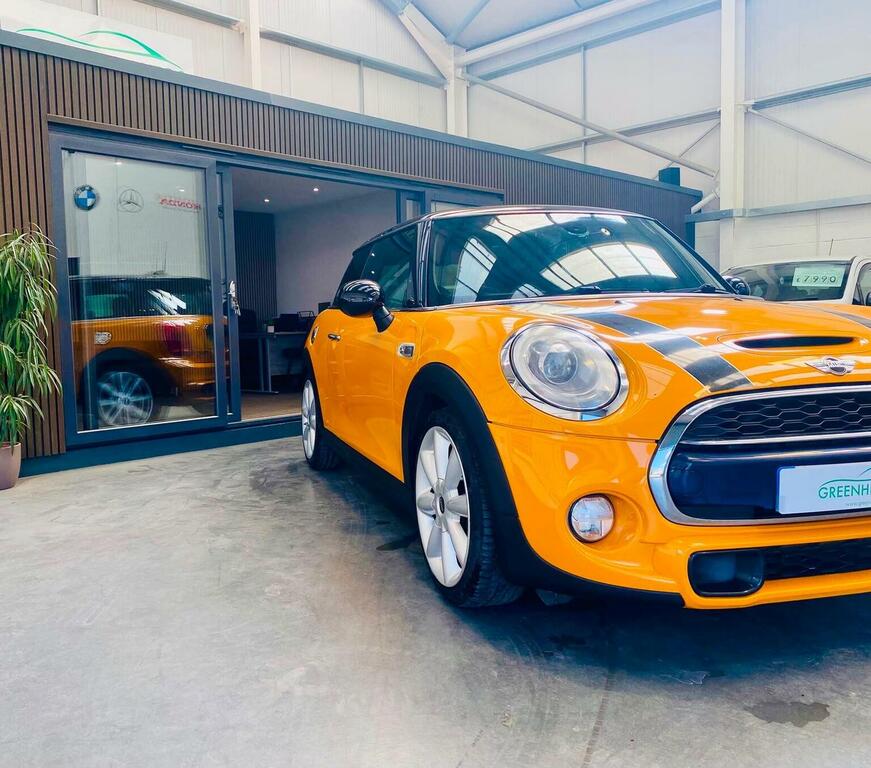 Mini Hatch 1.5 Cooper D 114 Bhp White #18