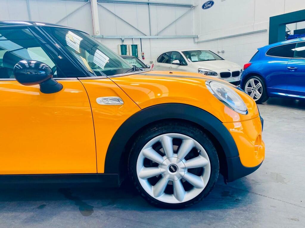 Mini Hatch 1.5 Cooper D 114 Bhp White #23