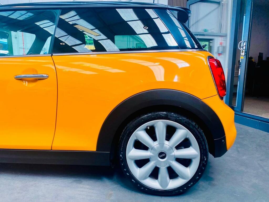 Mini Hatch 1.5 Cooper D 114 Bhp White #25