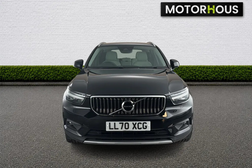 Volvo XC40 Estate 2.0 B4p Inscription Pro Black #2