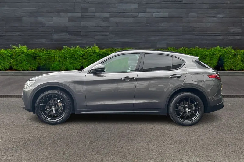 Alfa Romeo Stelvio Stelvio 2.0 Turbo 200 Nero Edi Grey #4