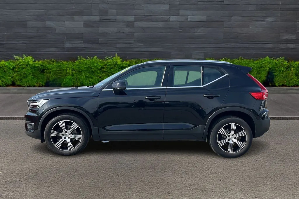 Volvo XC40 1.5 T3 163 Inscription G FV70ZTC Black #4