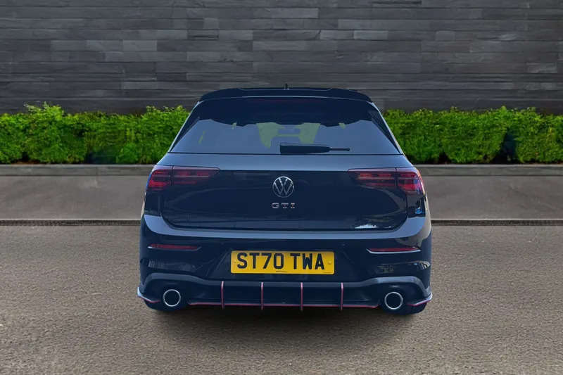 Volkswagen Golf 2.0 Tsi Gti Dsg Black #6