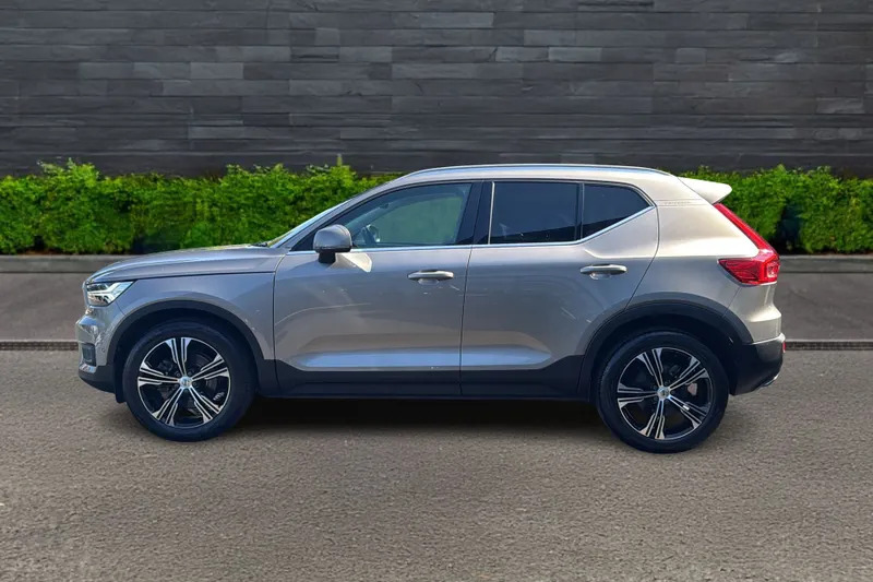 Volvo XC40 2.0 T4 Inscription Pro Awd Grey #4