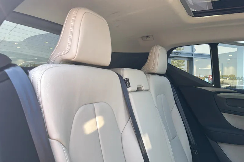 Volvo XC40 Volvo Estate 1.5 T3 163 R Design Geartronic Silver #27