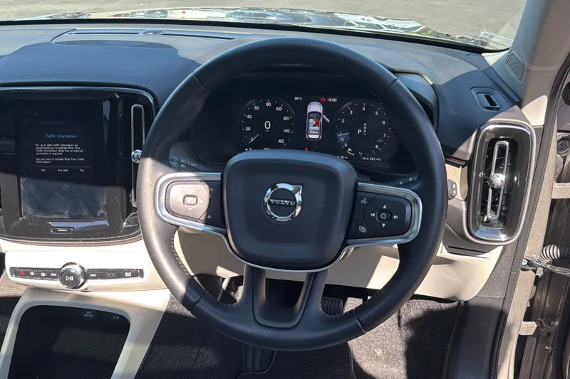 Volvo XC40 Volvo Estate 1.5 T3 163 R Design Geartronic Silver #30