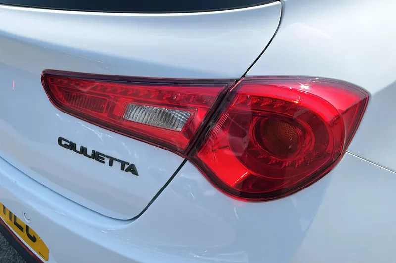 Alfa Romeo Giulietta Hatchback Red #11
