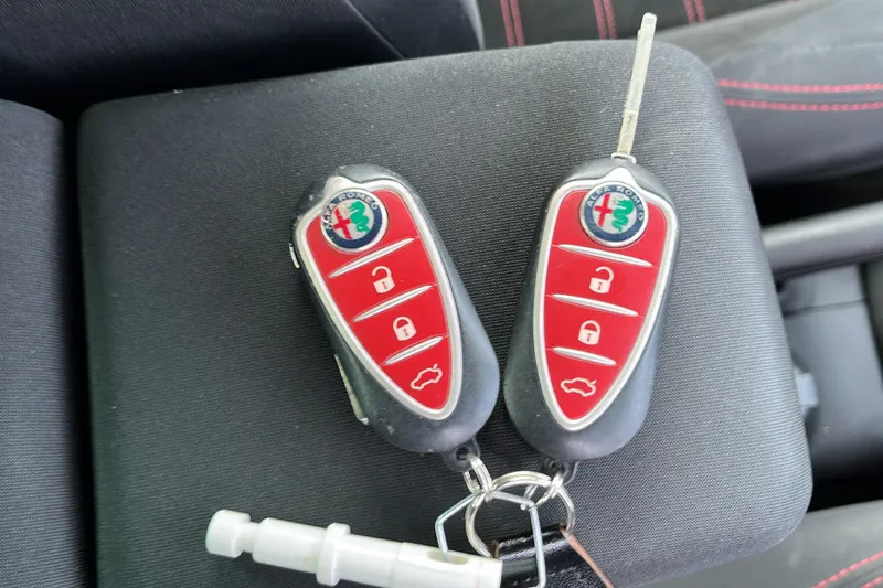 Alfa Romeo Giulietta Hatchback Red #45