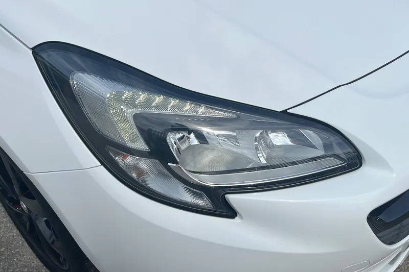 Vauxhall Corsa 1.4 Griffin White #9