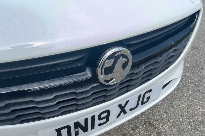 Vauxhall Corsa 1.4 Griffin White #10