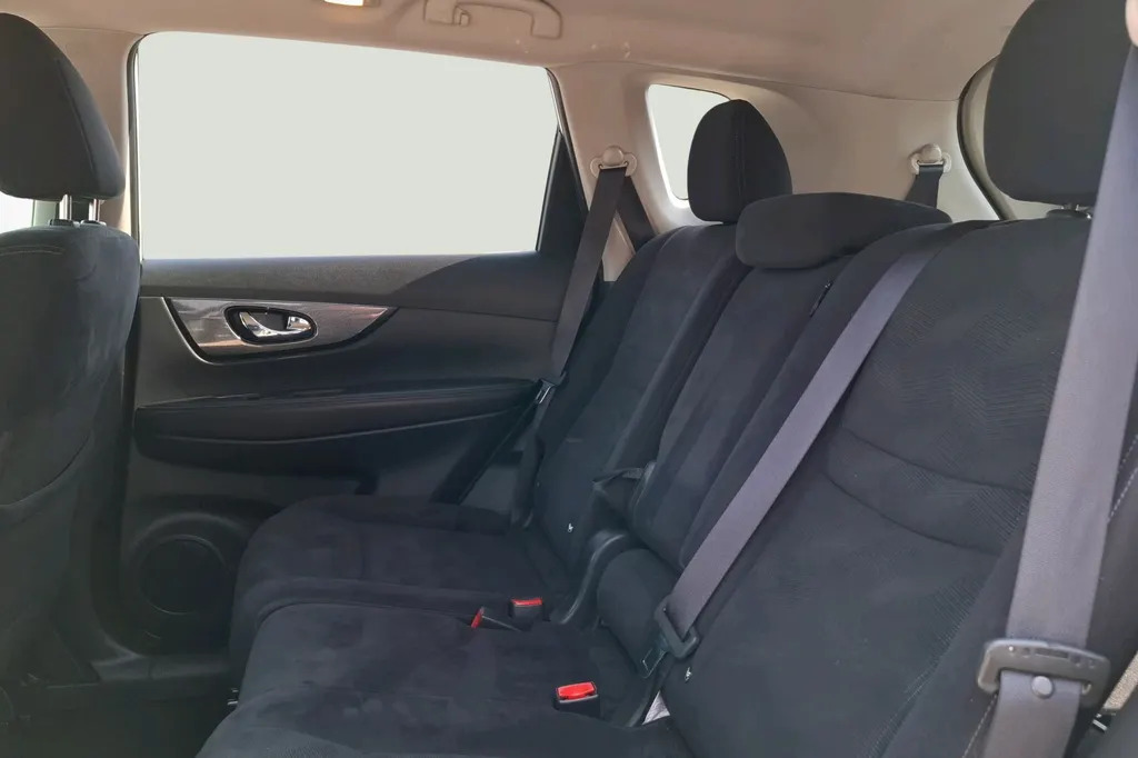 Nissan X-Trail 1.6L N-vision Red #19