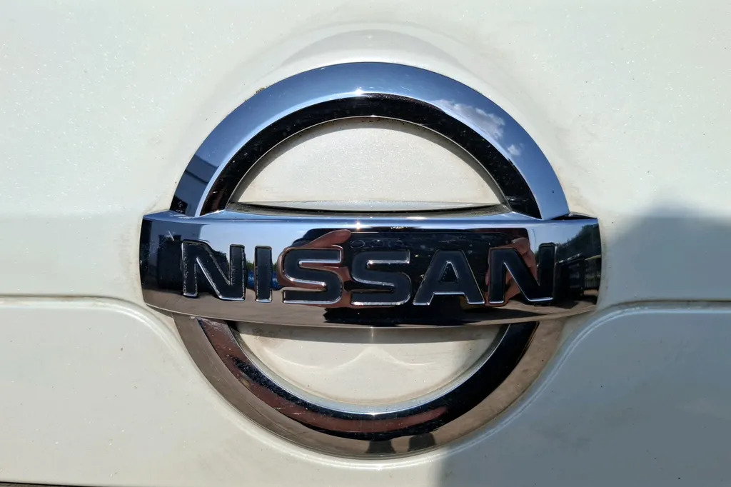 Nissan X-Trail 1.6L N-vision Red #10