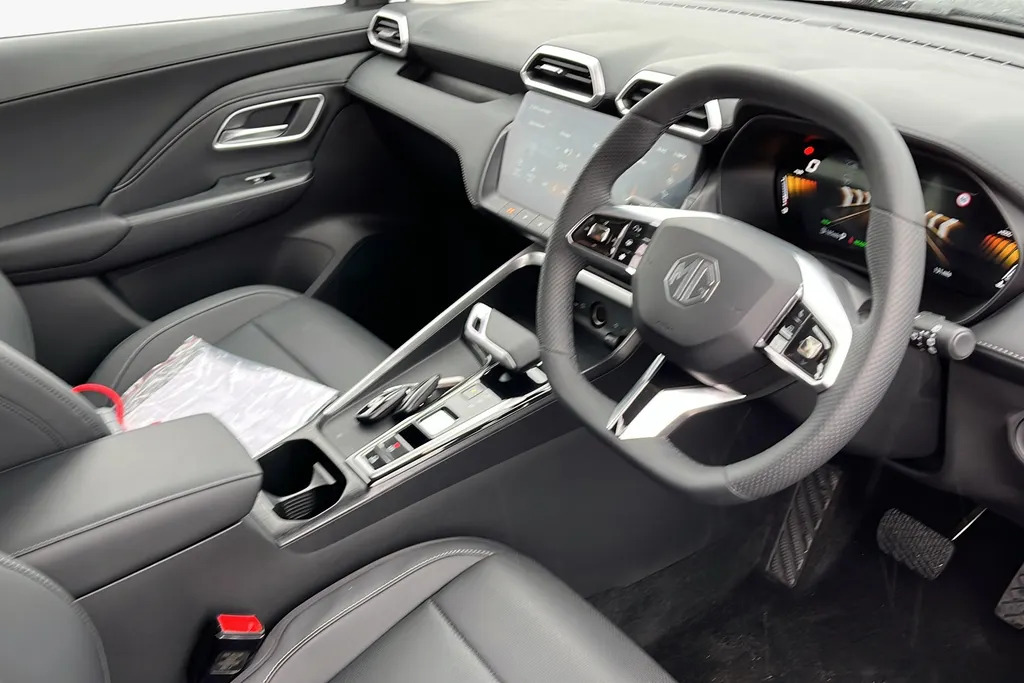MG ZS 1.5 Hybrid Trophy Black #5