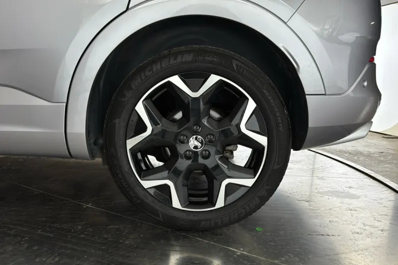 Vauxhall Grandland Ultimate Black #10