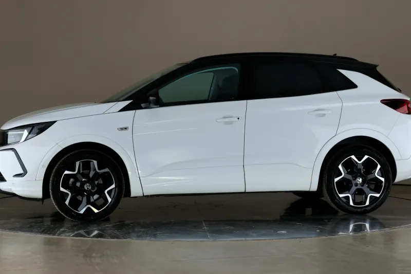 Vauxhall Grandland 1.2 Turbo Ultimate Hatchba White #2