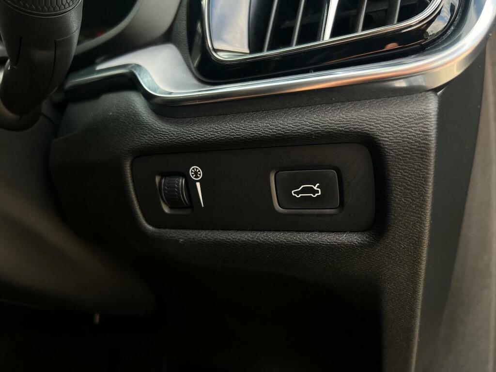 Volvo V60 D4 Inscription Pro Black #52