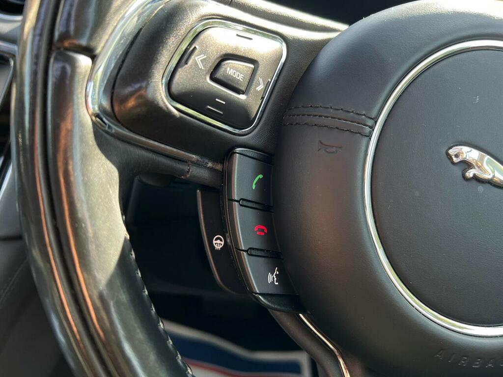 Jaguar XJ Xj Portfolio V6 D Grey #39
