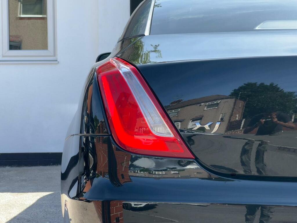 Jaguar XJ Xj Portfolio V6 D Grey #26