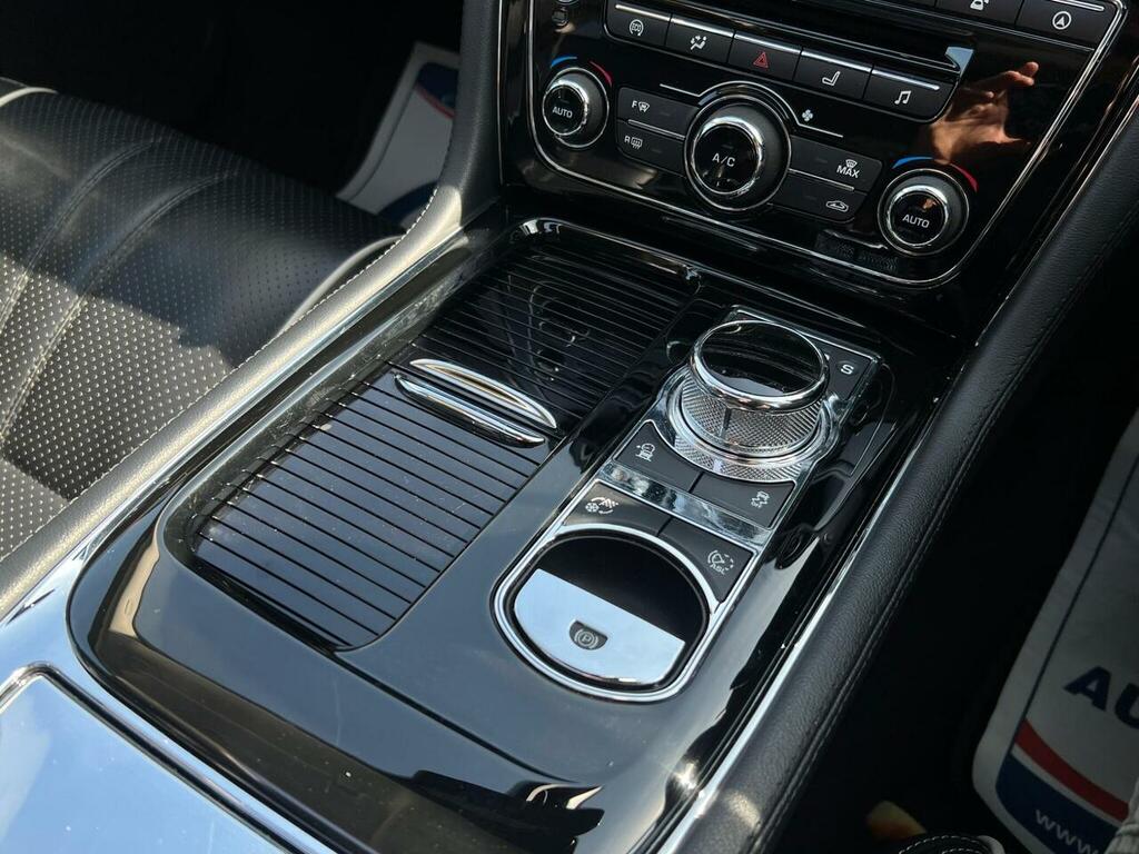 Jaguar XJ Xj Portfolio V6 D Grey #57