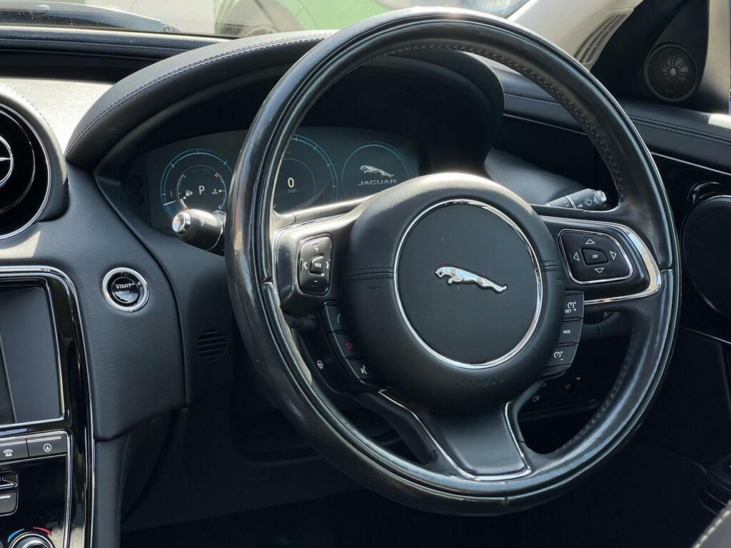 Jaguar XJ Xj Portfolio V6 D Grey #34