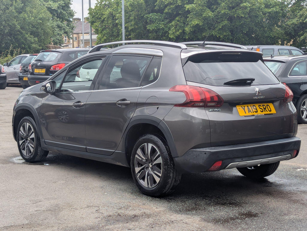 Peugeot 2008 1.2 Puretech Allure Premium Euro 6 Ss YA19SRO #2