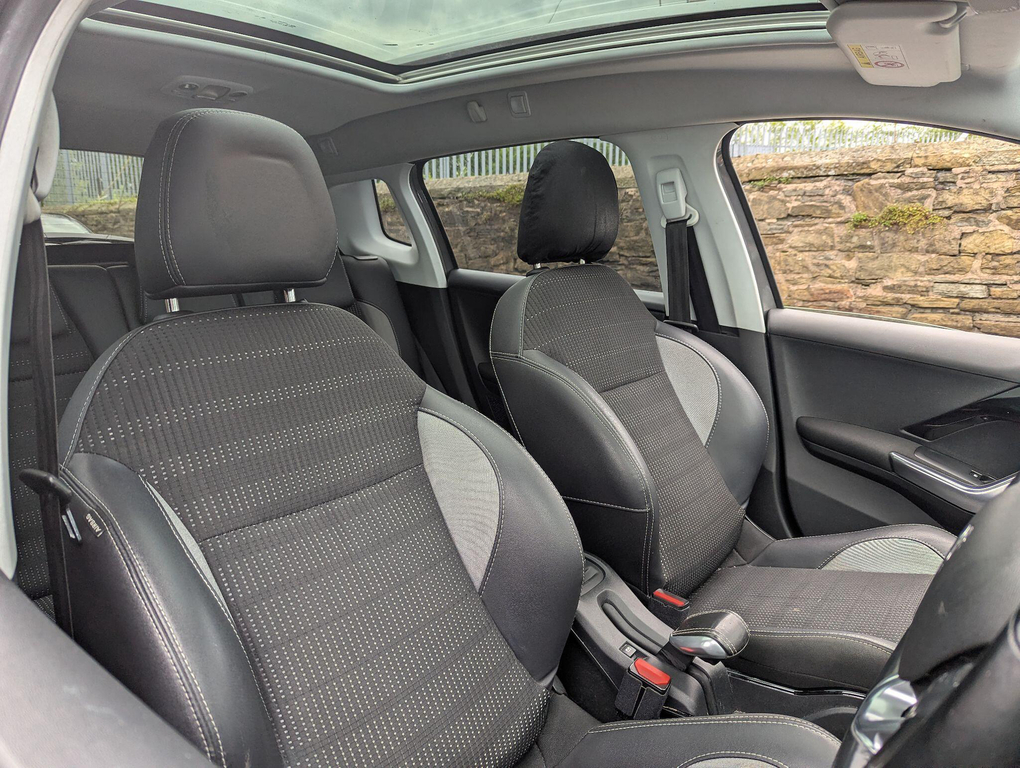 Peugeot 2008 1.2 Puretech Allure Premium Euro 6 Ss YA19SRO #5