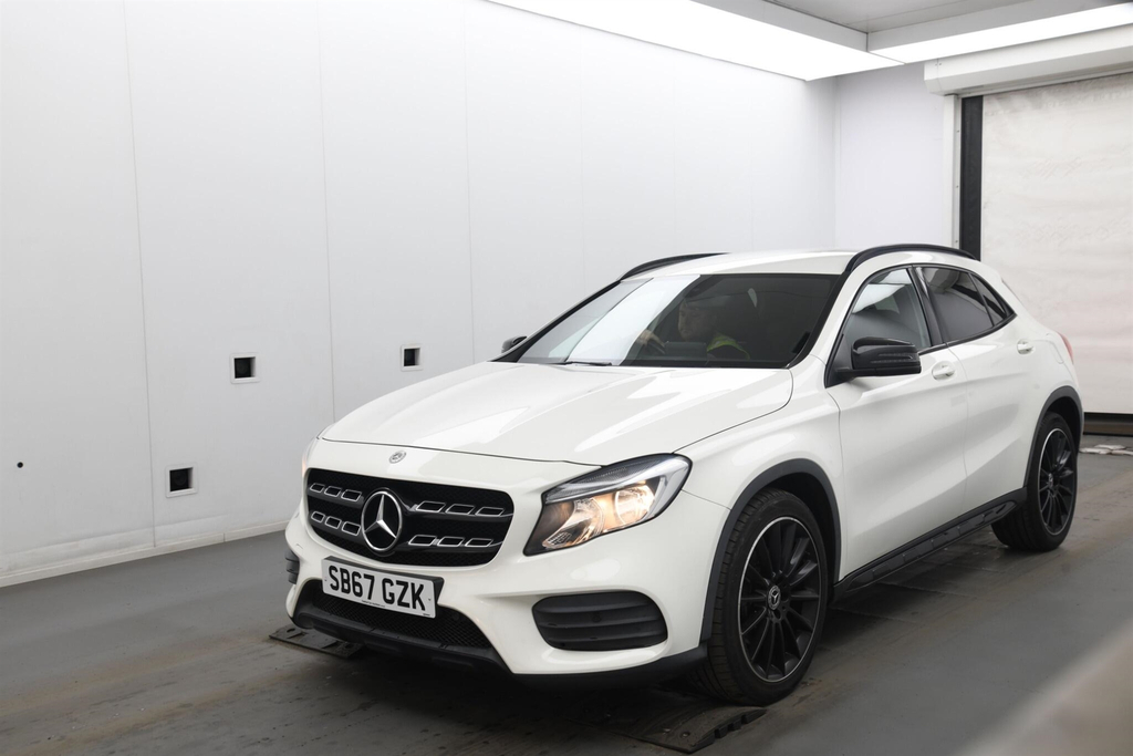 Mercedes-Benz GLA Class 2.1 D Amg Line 7G-dct 4Matic Euro 6 Ss White #2
