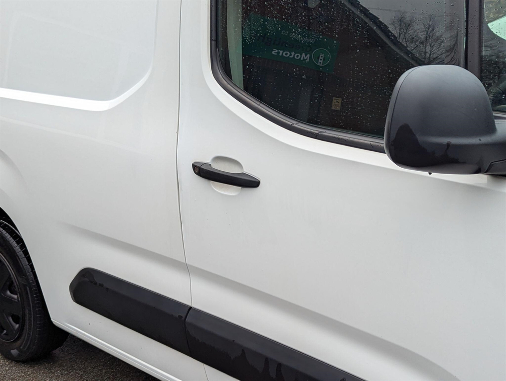 Citroen Berlingo Mpv White #10
