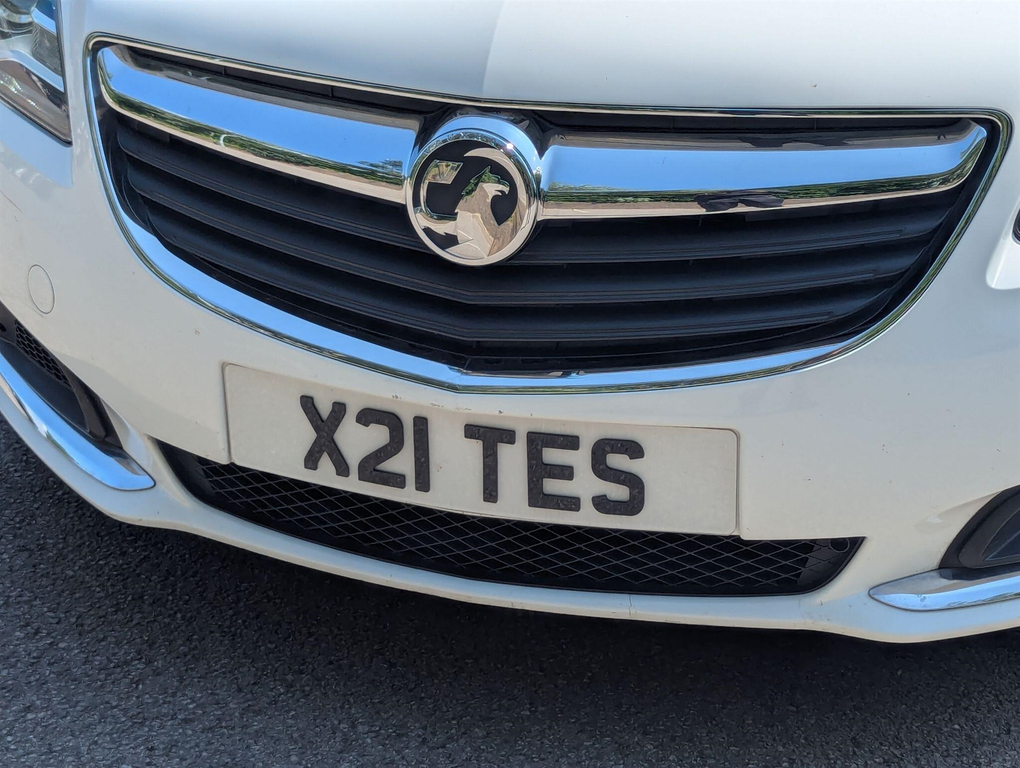 Vauxhall Insignia Hatchback 1.8 Sri #18