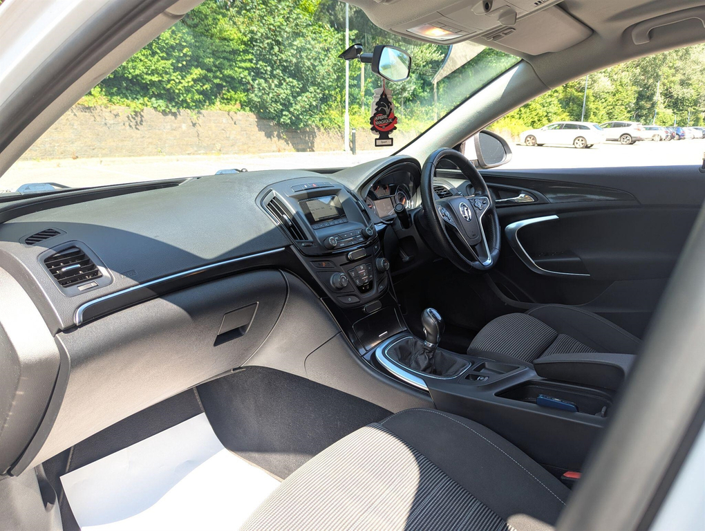 Vauxhall Insignia 2.0 Cdti Ecoflex Sri Sports Tourer Euro 5 Ss White #6