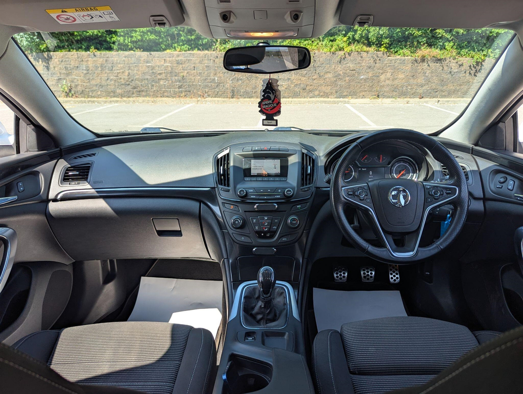 Vauxhall Insignia Hatchback 1.8 Sri #12