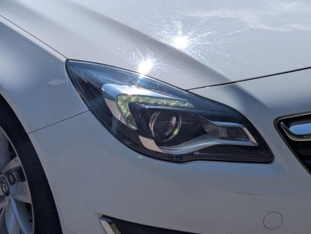 Vauxhall Insignia Hatchback 1.8 Sri #17
