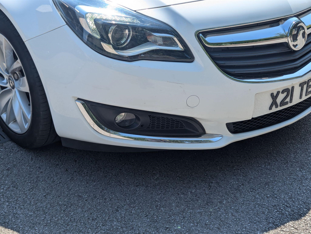 Vauxhall Insignia Hatchback 1.8 Sri #16