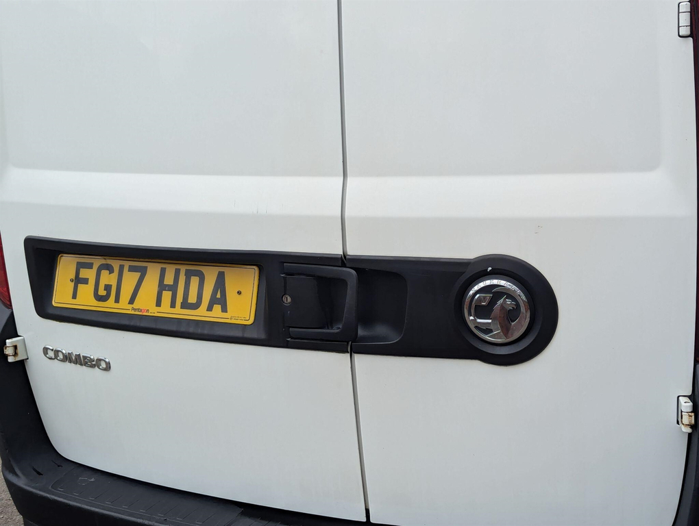 Vauxhall Combo L2h1 2300 Cdti 5 Seater Crewvan Silver White #14
