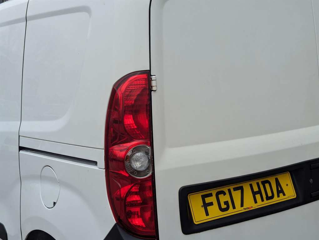 Vauxhall Combo L2h1 2300 Cdti 5 Seater Crewvan Silver White #16