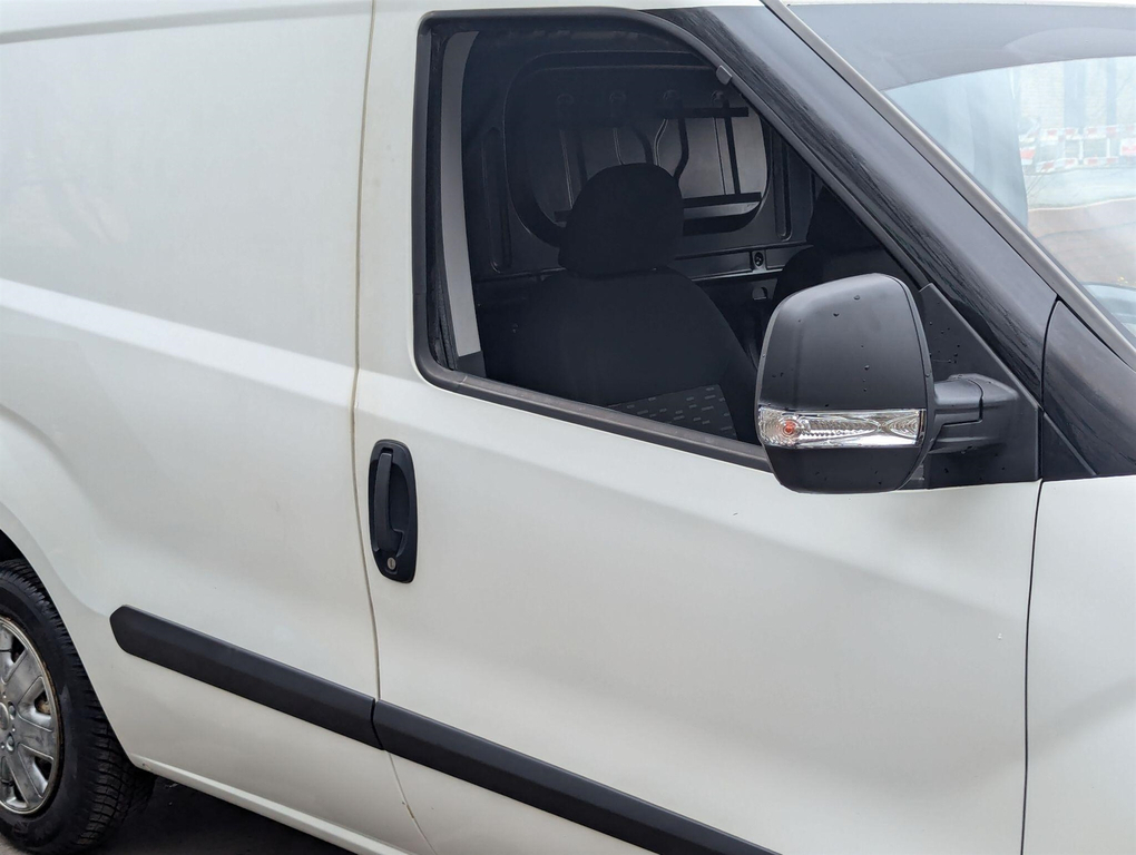 Vauxhall Combo L2h1 2300 Cdti 5 Seater Crewvan Silver White #11