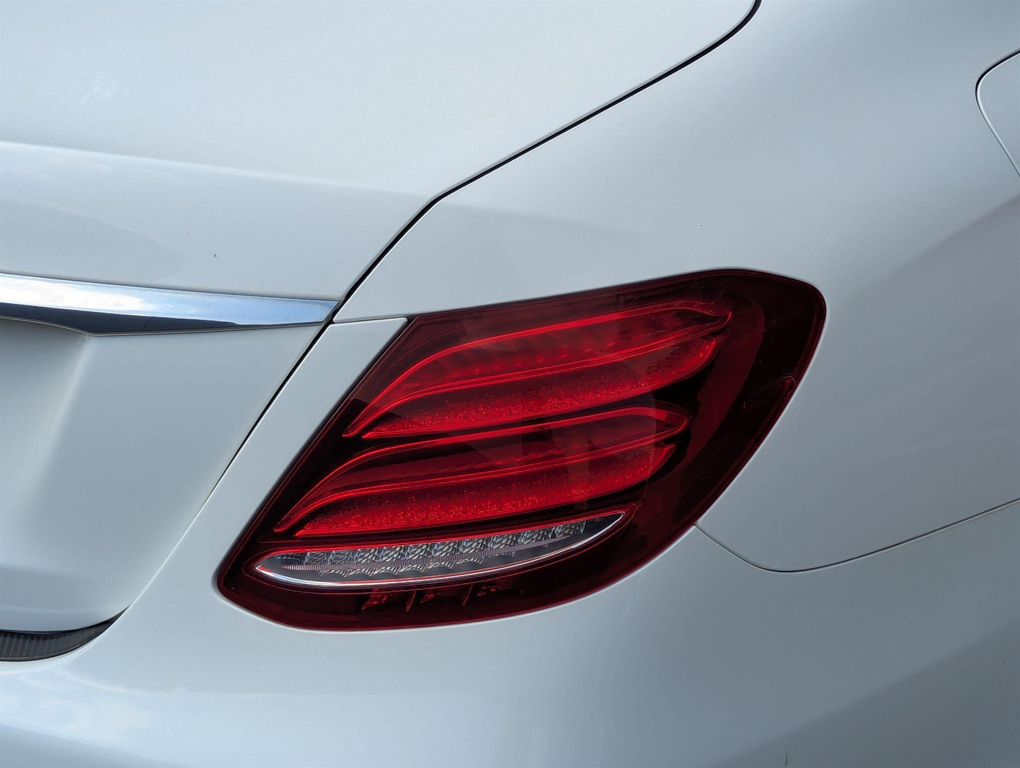Mercedes-Benz E Class 2.0 E220d Amg Line G-tronic Ss White #26
