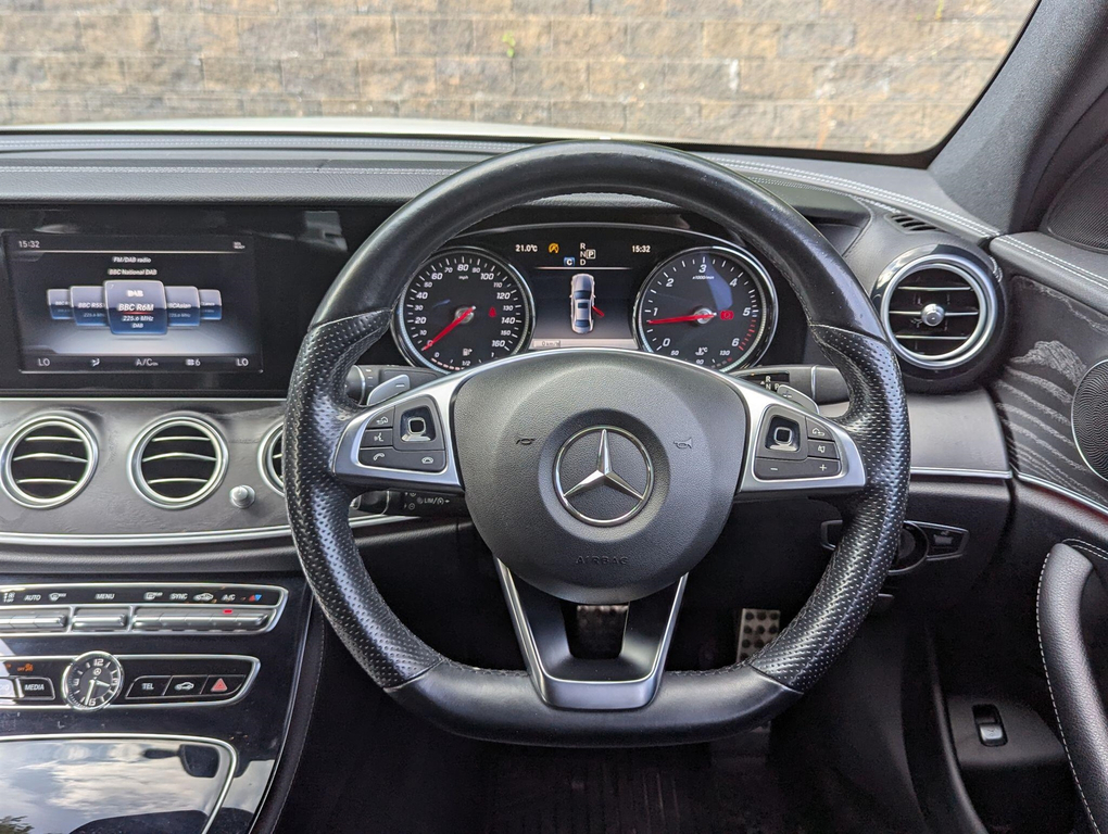 Mercedes-Benz E Class 2.0 E220d Amg Line G-tronic Ss White #11