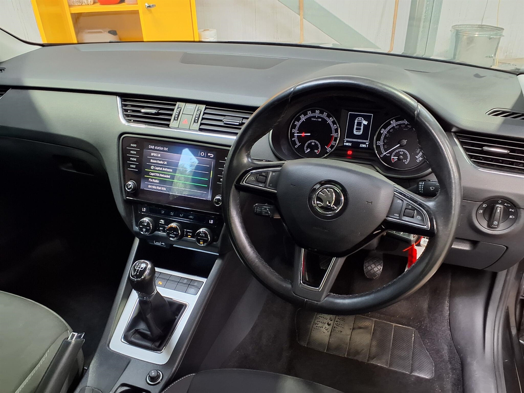 Skoda Octavia 1.6 Tdi Scr Se Technology Euro 6 Ss  #5