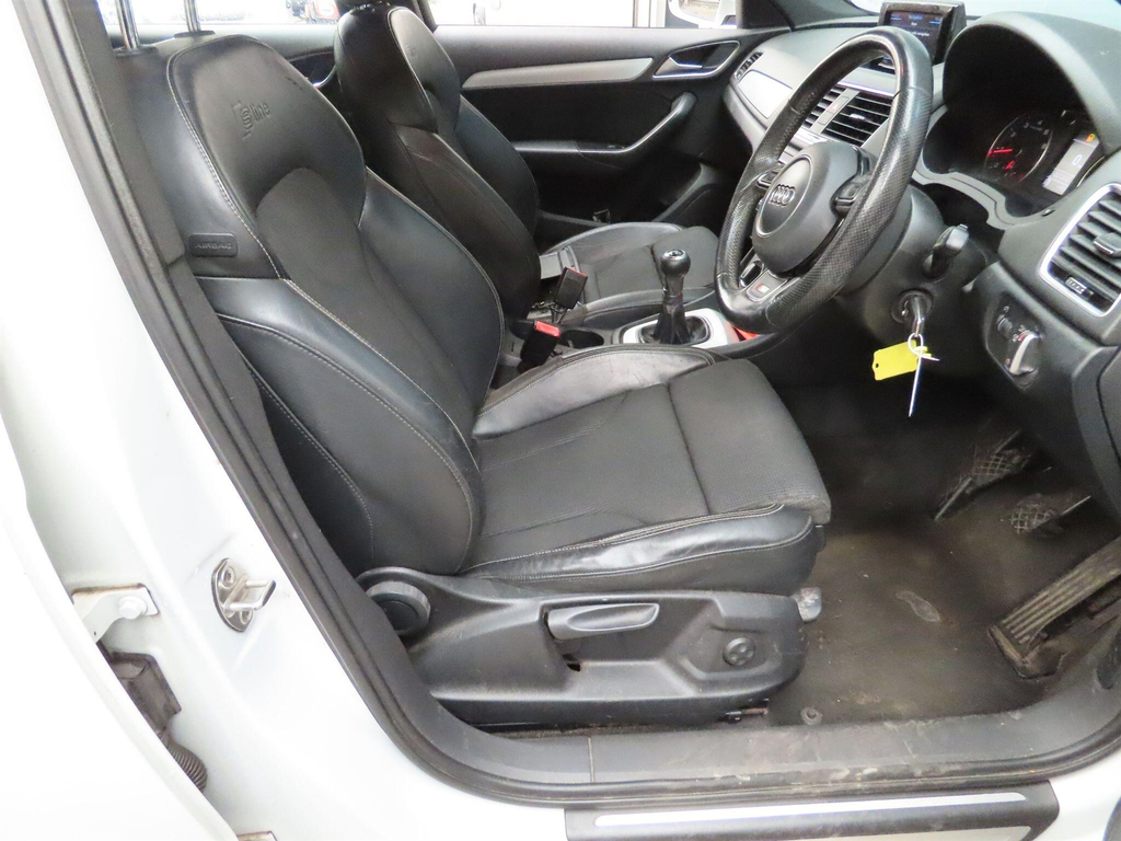 Audi Q3 1.4 Tfsi Cod S Line Euro 6 Ss  #3
